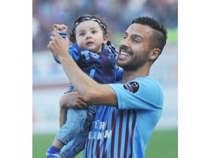 Yasin Öztekin Sözünü Tuttu
