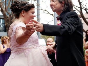 Kazazede Çiftin Düğünü Büyük İlgi Topladı