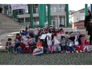 Kendi Yaşıtları İçin Paylaştılar