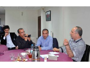 Ak Partili Işık’ın Toplantısına İlk Defa Diha Muhabiri De Davet Edildi