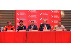 4. Vodafone Uluslararası Evrenseki Kupası, Antalya’da Başladı