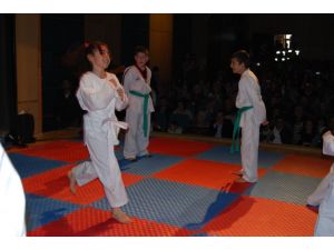 Tekvando Dalında Minik Ve Yıldızlar Kuşak Atladı