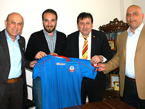 KMS Yönetiminden İş Adamı Balcıoğlu’na Forma!