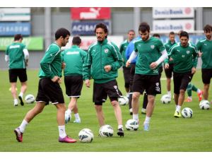 Bursaspor’da Beşiktaş Mesaisi Sürüyor