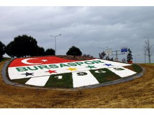Acemler Kavşağına Dev Bursaspor Amblemi