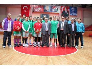 Basketbolculara Başkan Morali