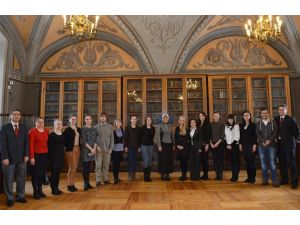 Hayrünnisa Gül’e Litvanyalı Öğrencilerden Gülpembeli Karşılama