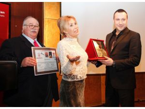 Sedat Yüce’ye Ödül