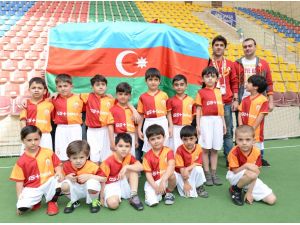 Azerbaycan’da Galatasaray Futbol Okulu Açıldı