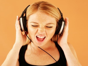 Kulaklıkla Müzik Dinleyenler Dikkat!