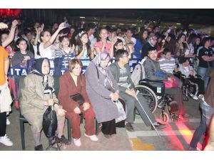 Engellilere Ve Başarılı Öğrencilere Konser