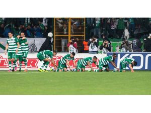 Bursasporlu Futbolcuların Galibiyet Sevinci