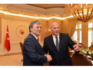 Cumhurbaşkanı Gül, Kanada Parlamentosu Türkiye Dostluk Grubu Heyetini Kabul Etti