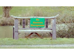 İngiltere’de Göl Girişine Asılan “doğu Avrupalılar Giremez” Yazısı Şaşırttı