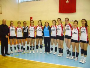 Çiftlikköy Belediyesi Voleybolda Hedef Büyüttü