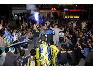 Adanada Sarı-lacivertli Taraftarın Yarı Final Coşkusu