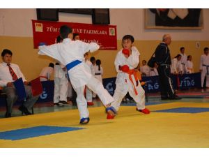 Yalova’da Karate Şampiyonası