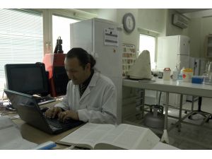 Mikrobiyoloji Laboratuarı Tekstilcinin Hizmetinde