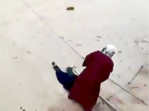 Suriyeli Kadının Cesareti Parmak Isırttı