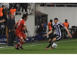 Beşiktaş-medical Park Antalyaspor Maçı 0-0 Devam Ediyor