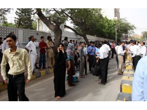 İran Depremi Pakistanı Da Vurdu: 12 Ölü