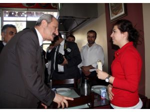 Ekonomi Bakanı Zafer Çağlayan Mersinde