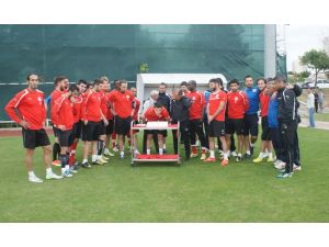 Medical Park Antalyaspor’da Sürpriz Doğum Günü