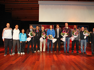 PROFESYONEL BASKETBOLCULAR SANKOLU ÖĞRENCİLERLE BULUŞTU