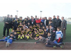 Acarspor Kupa Koleksiyonuna Bir Yenisini Daha Ekledi