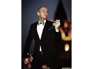 Altaydan Eşine Çok Özel Şarkı