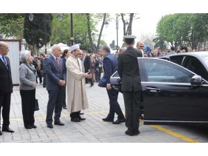 Cumhurbaşkanı Gül, Hüsn-ü Hat Sergisi’ni Ziyaret Ediyor