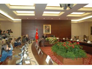 Başbakan Erdoğan Koltuğunu Devretti