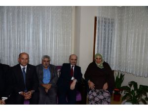 Bakan Erdoğan Bayraktar’dan Şehit Ailesine Ziyaret