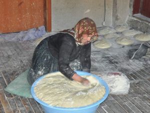 52 Yaşındaki Melahat Gökpınar Sandıklıspor’un En Ateşli Taraftarı