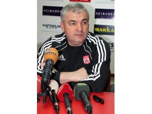 Sivasspor, İstanbul Büyükşehir Belediyespor Maçı Hazırlıklarını Sürdürüyor