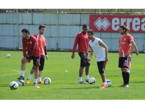 Samsunspor’da Neşeler Yerinde