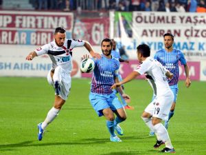 Trabzonspor-gençlerbirliği Maçı 0-0 Devam Ediyor