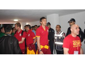 Galatasaray Kafilesi Stada Geldi