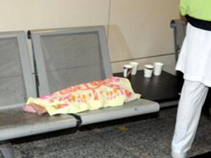 Bebek Uçakta Annesinin Kucağında Öldü