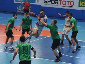Nilüfer Belediyespor Hentbolda Yarı Finalde