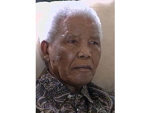 Mandela, Taburcu Olduktan Sonra İlk Kez Görüntülendi