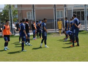 Şampiyonu Alkışlarla Karşıladılar