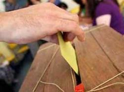 Seçmenler sandık başına gidiyor