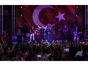 Kıraç Adanalıları Coşturdu