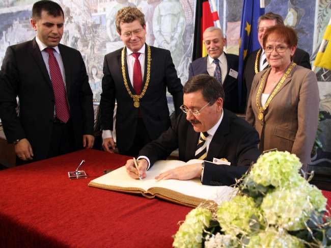 Gökçek Avrupa’da Yeniden Başkan