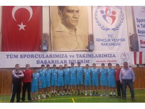 Büyükşehir Henbol Takımları Yarı Finallerde
