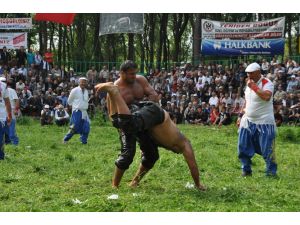 Alaçam Geyikkoşan Güreşleri’ni Şaban Yılmaz Kazandı