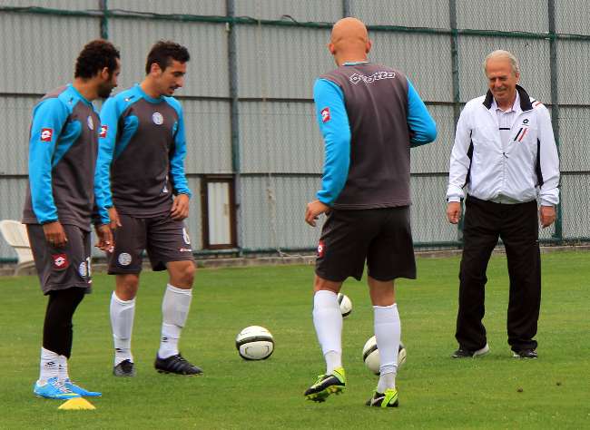 Mustafa Denizli ’Hedef’ Gösterdi