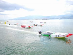 Körfez Her Gün Ev Gibi Temizleniyor