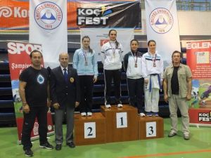 Omü Karate Takımı Madalya İle Döndü